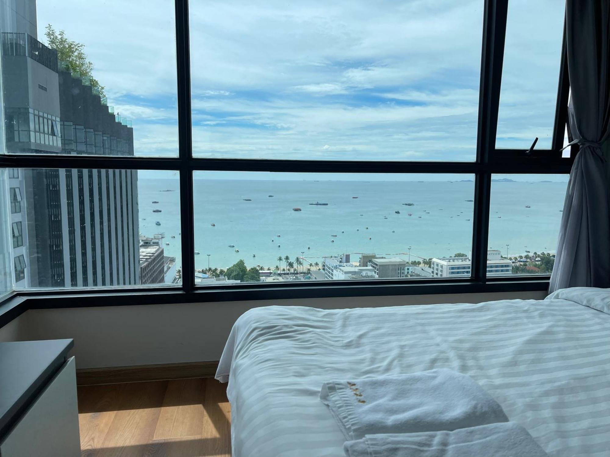Апартаменты The Base Pattaya By Feng Экстерьер фото